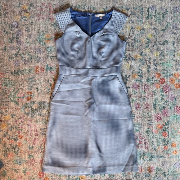 Banana Republic Dresses & Skirts - Banana Republic Blue and White Patterned Dress EUC with Pockets!!